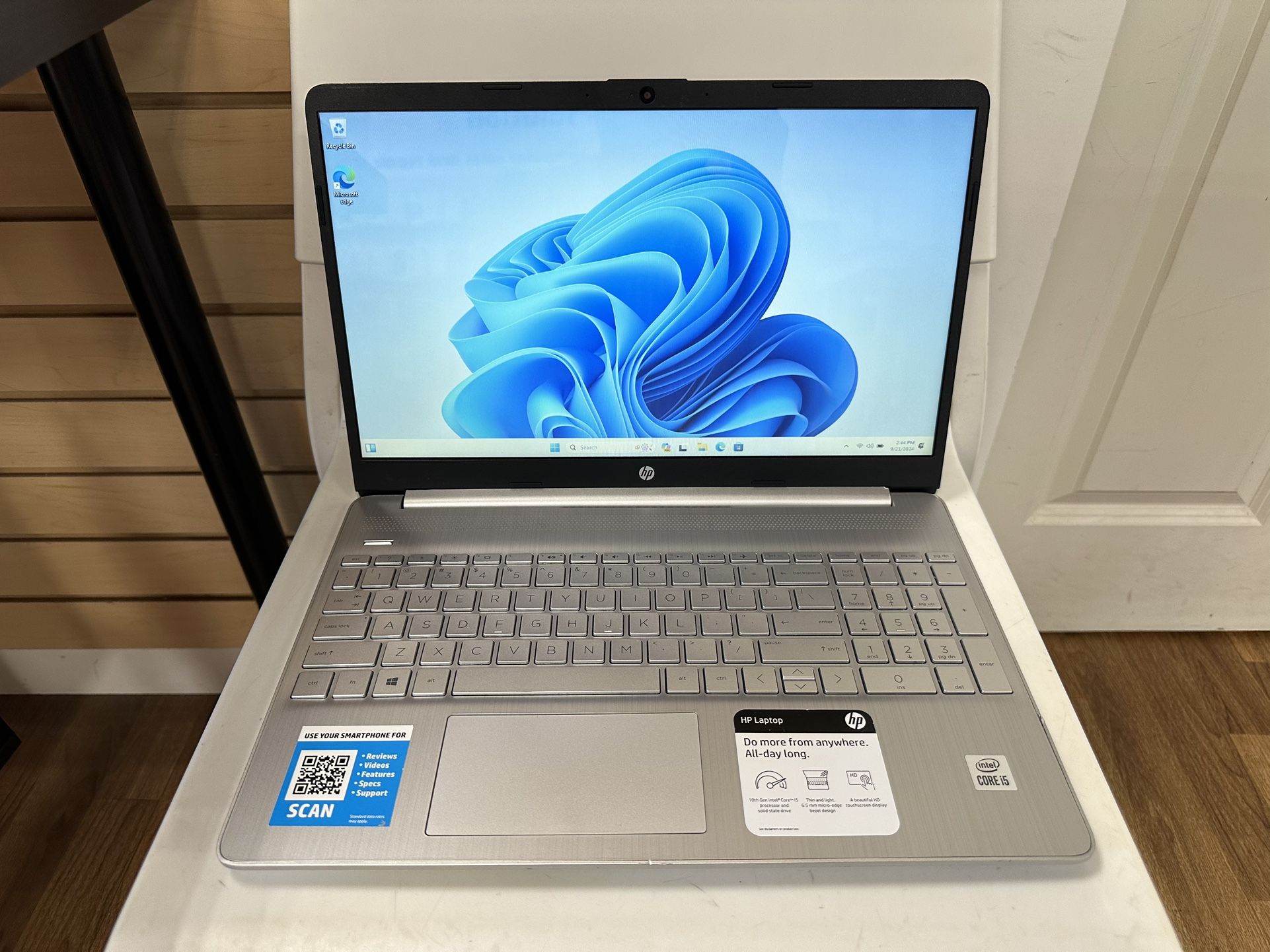 HP laptop model 15-dy1043dx 15.6 inch touchscreen core i5 10th gen 16GB RAM 512GB SSD