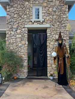 7ft witch
