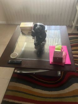 Free tables and rug