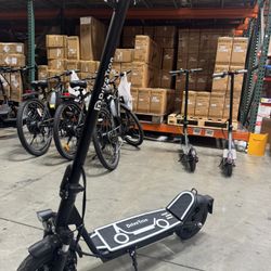 10-inch vacuum tire electric scooter with shock absorption