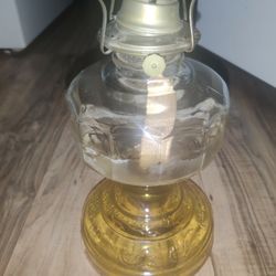 VINTAGE P & A RISDON MFG. CO. PRESSED GLASS OIL KEROSENE LAMP MADE IN USA