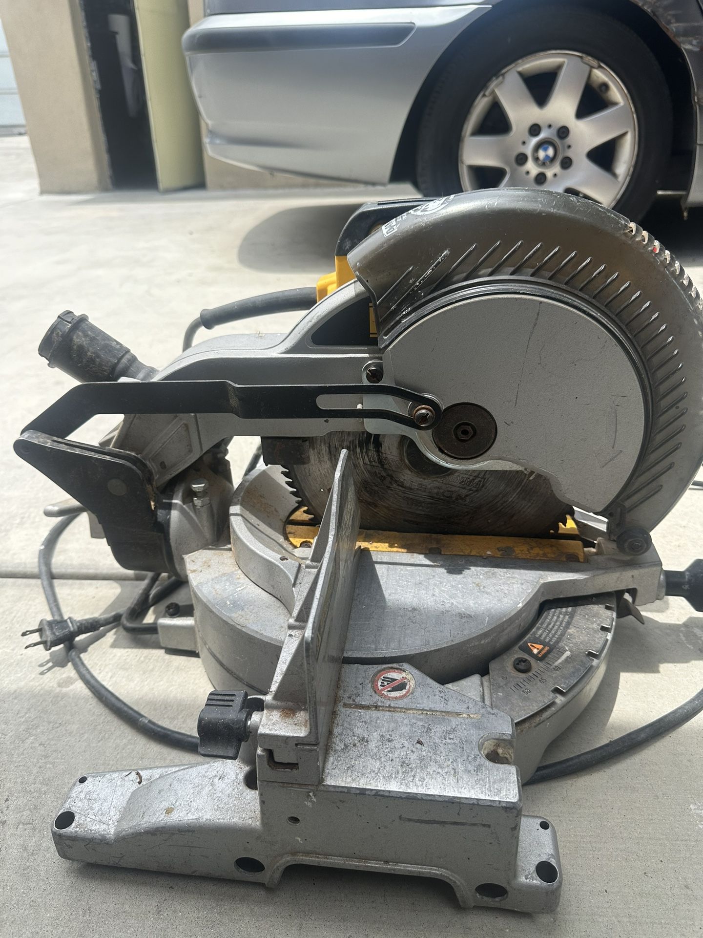 DEWalt Compound Miter Saw