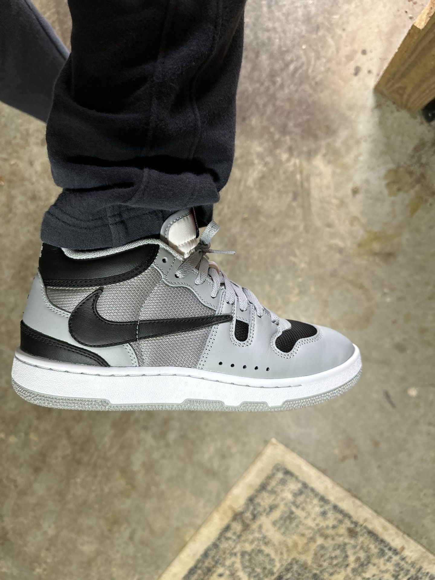 Nike Travis Scott Attacks