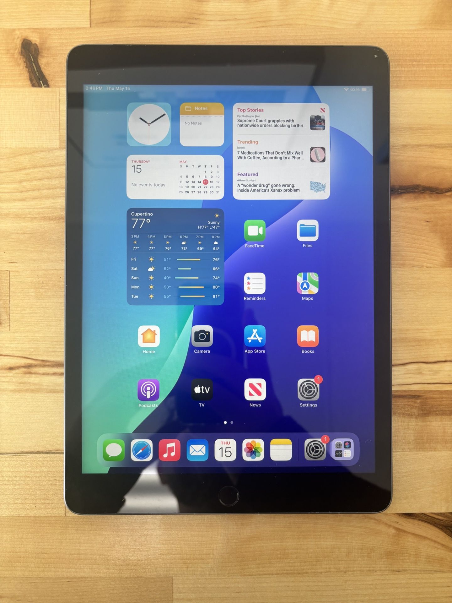 Like New Factory Unlocked iPad 9th Generation 10.2-inch (2021) 64GB WiFi + Cellular Space Gray.