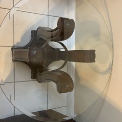 Beautiful round end table   28” W X 27 H   