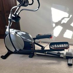 NORDICTRACK E 8.7 ELLIPTICAL MACHINE ( LIKE NEW & DELIVERY AVAILABLE TODAY)