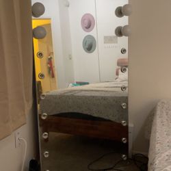 Vanity Mirror With Bluetooth 