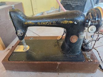 Singer vintage sewing machine