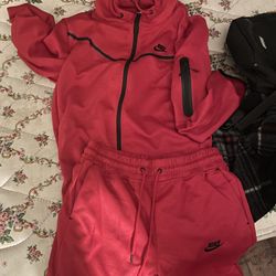 1.1 Nike Tech Size L 