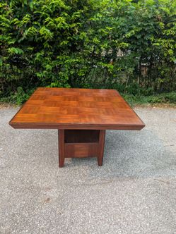 Dinning room table