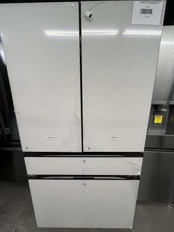 Samsung Bespoke 4-Door French Door Refrigerator (29 cu. ft.) with Beverage Center in White Glass MODEL: RF29BB860012 MSRP: $3,399
