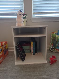 Mini book shelf