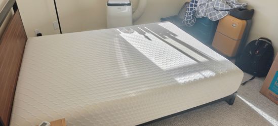 Signature Design by Ashley 12" Memory Foam Queen Mattress