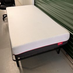 Twin complete platform with memory foam mattress