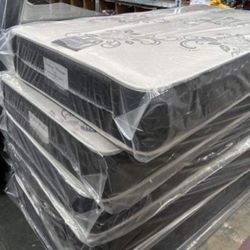 Set Twin Size Mattress And Box Spring