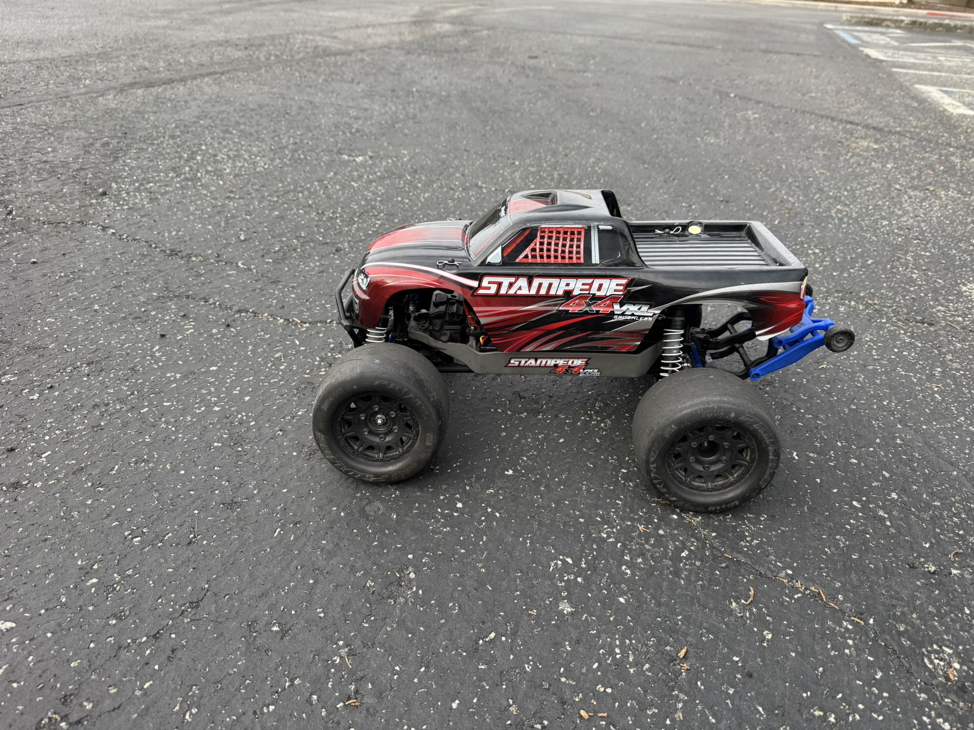 Traxxas Satamoede 4x4 Velineon 3s 