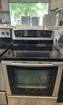 Whirlpool Stainless Steel Electric Range Smooth Top