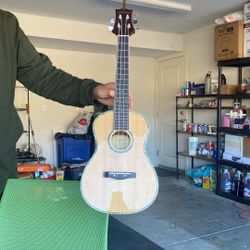 Ukulele Mitchell Concert MUT70S 