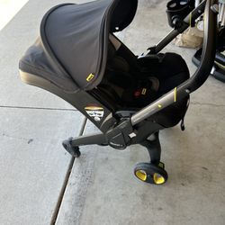 Black Doona Stroller 