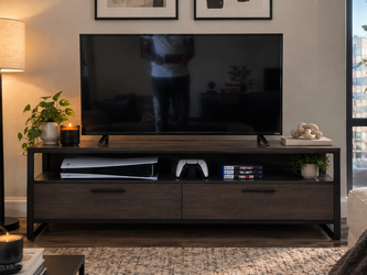 32” VIZIO TV + Remote — Great Condition