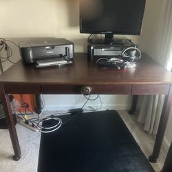 Hotel Style Table Desk And Chair 