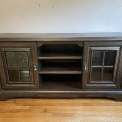 Tv Stand / Entertainment Console / Storage Cabinet