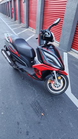 SCOOTER 49 cc, Year 2017. 2248 Miles. Title on hand / USED Good CONDITION