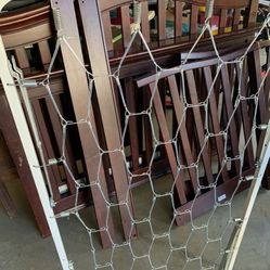 Pre -owned Pinehurst lifestyle crib  Color: Espresso Model No:  SKN: 411048 Production Date Feb 10 2007  Whatever you can afford  $30