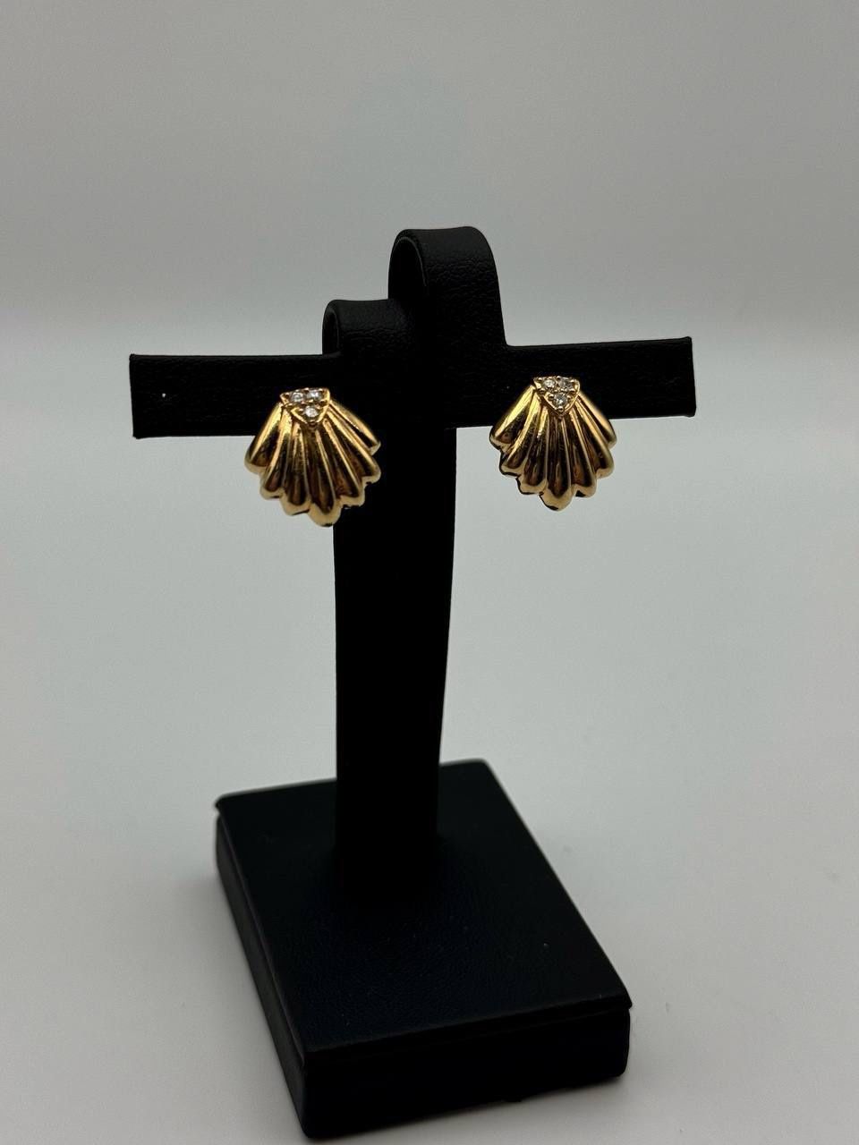 14k solid yellow gold Shell Stud Earrings 0.3 CTW