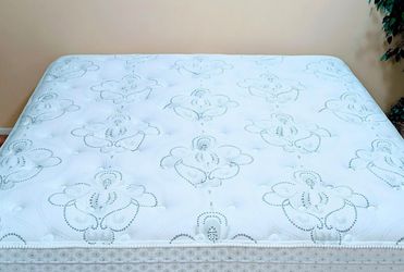 Restonic ComfortCare Celeste King Size Mattress 12” - Like New. Free same-day delivery.