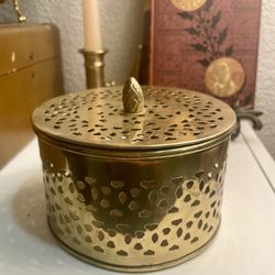 Vintage Brass Cricket Box (Finial Top), Brass Oval Shape Box, Decorative Brass Accent.