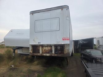 28' Semi Pup Trailer With Roll Up Door For Storage