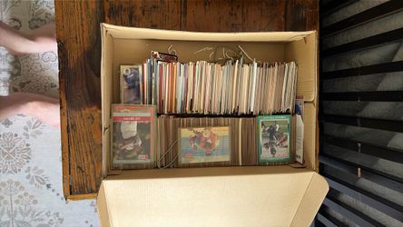 Random sports card box