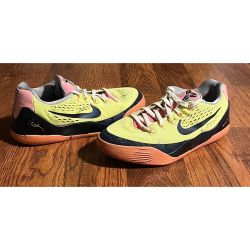 Nike Kobe 9 EM Green Volt Size 6Y