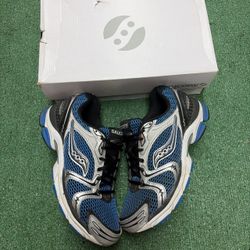 SAUCONY SIZE 11 MENS CLEAN WITH BOX
