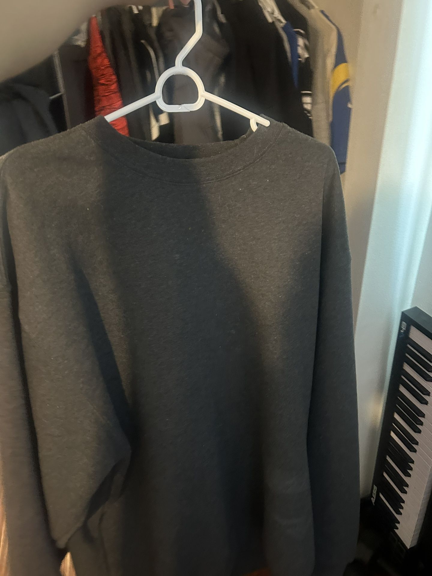 Pro Club Men’s Heavyweight Crew Neck Fleece