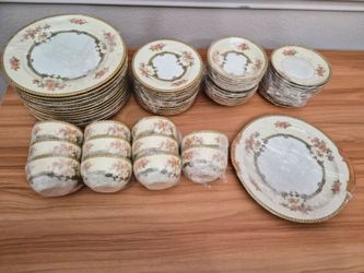 Dinner Set Fine China Noritake Aubrey 11 place set , Platter  and 8 Vegetable Bowls