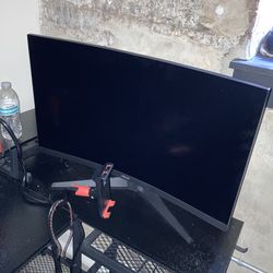 Asus Monitor 32inch Curved. Taking Trades