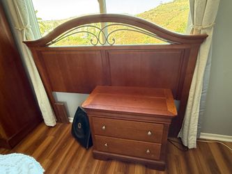Queen Bed Set
