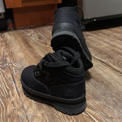 Size 7 Kids Timberland Boots (black)