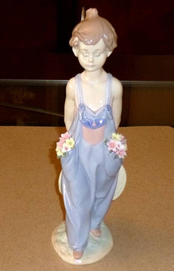 Lladro of Spain "Pocket Full of Wishes" Collectors Society Limited Edition Porcelain Art Figurine