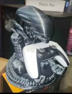Alien Themed Controller and Phone Holder