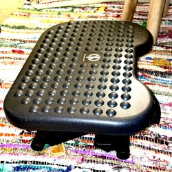Mind reader Adjustable Footrest