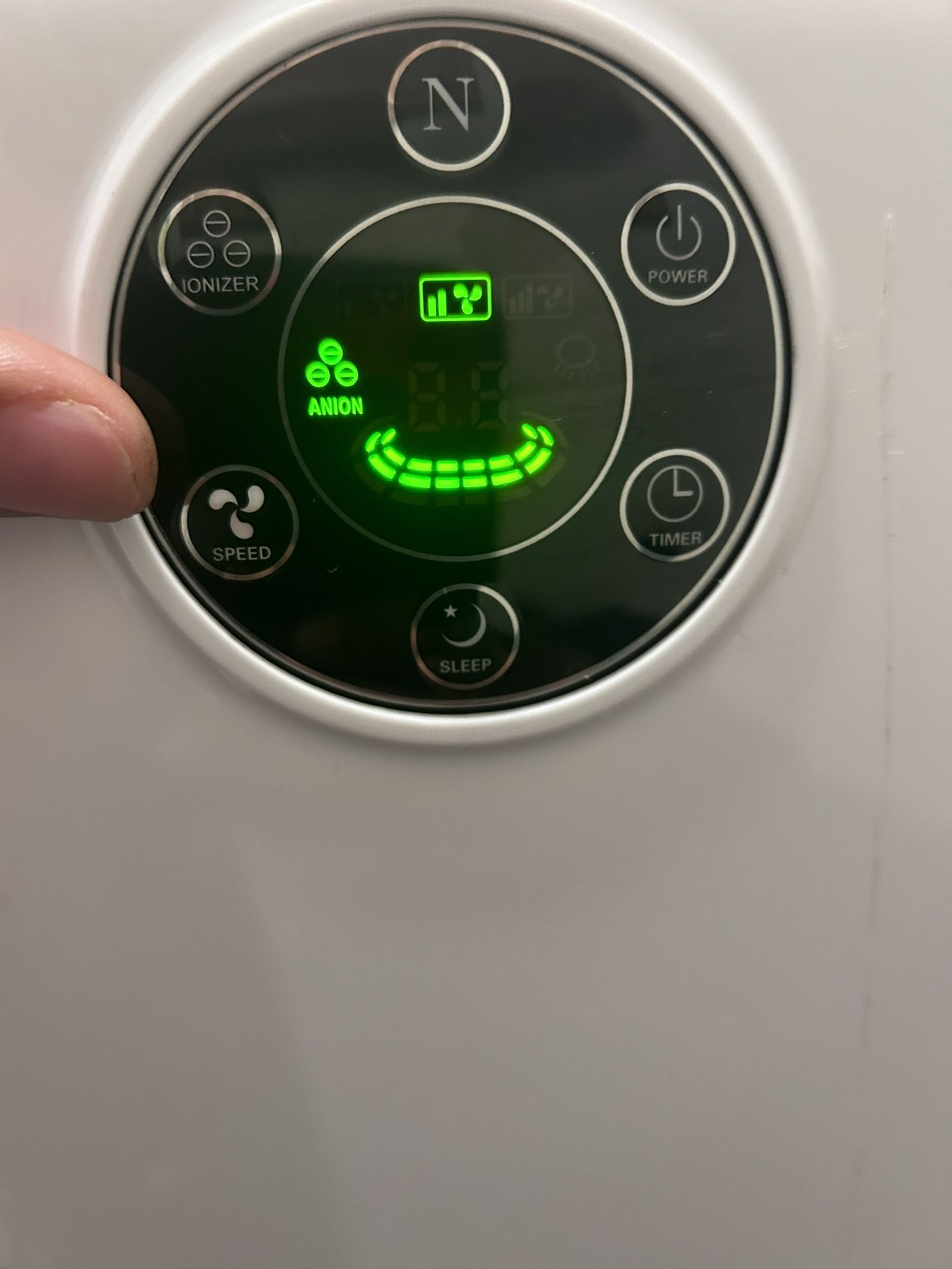 NEWVOMED AIR PURIFIER 