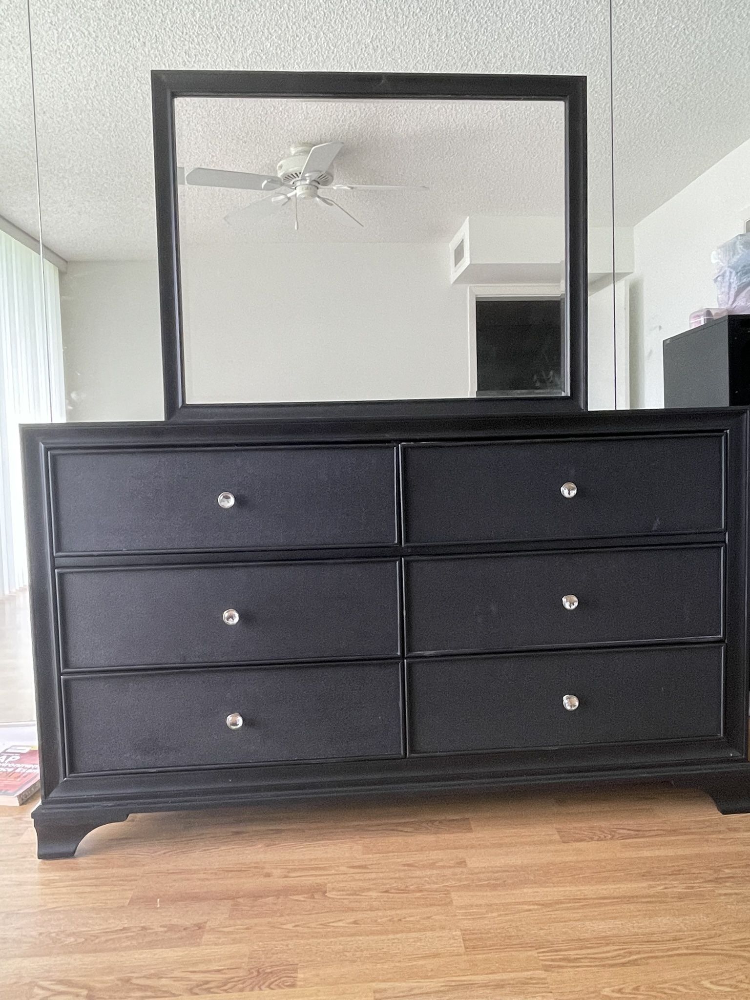 6 Drawer Black Dresser W/ Mirror 