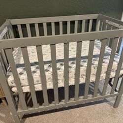 BRAND NEW GRAY CONVERTIBLE MINI CRIB & MATTRESS