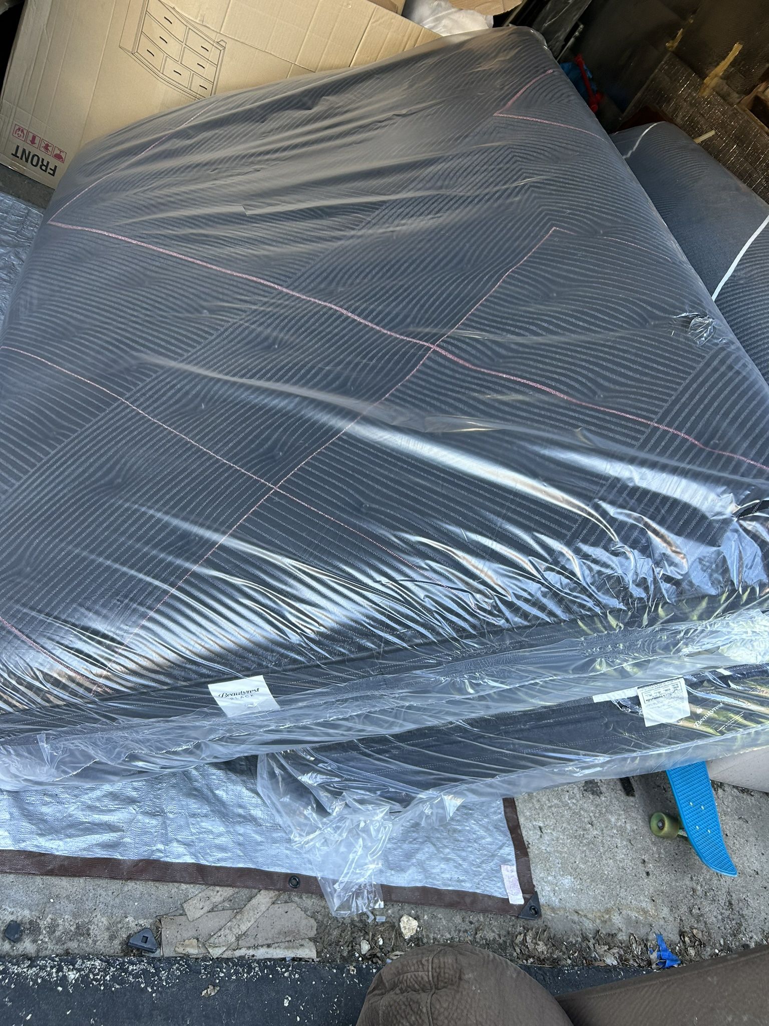 Beauty Rest Black C Class Medium (Queen Size )