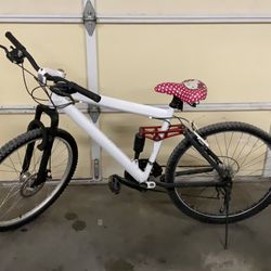 Hello Kitty Bike