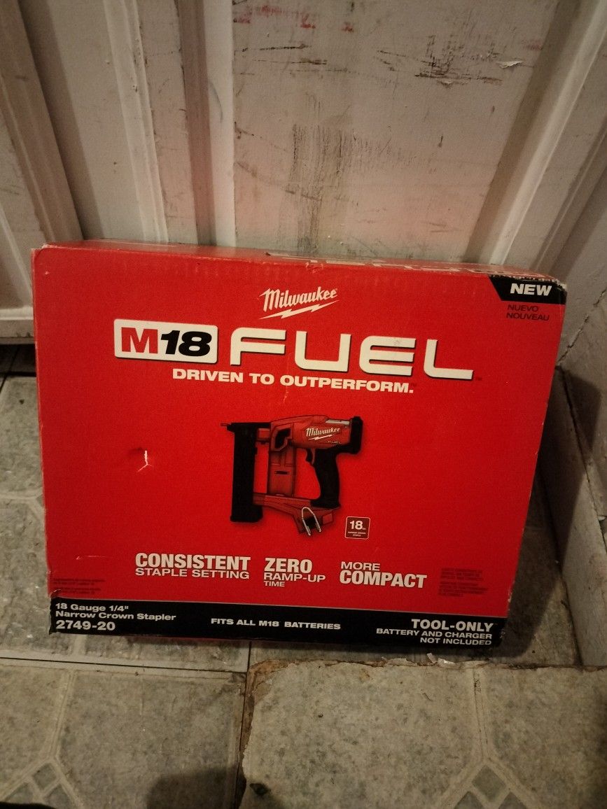 Milwaukee 18ga Narrow Crown Stapler 1/4