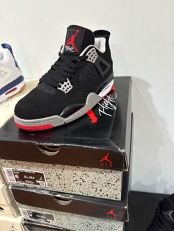 Jordan’s 4 bred men’s sz 8,9,